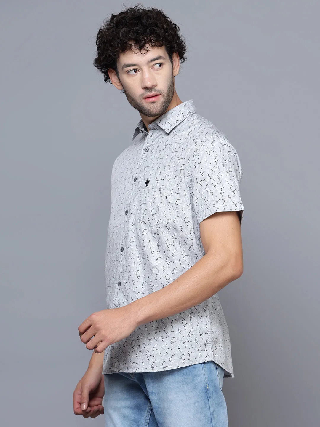 Men's Light Grey Casual Abstract Print Half Sleeve Shirt