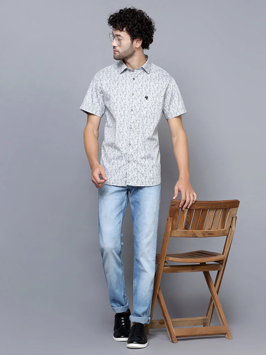 Men's Light Grey Casual Abstract Print Half Sleeve Shirt